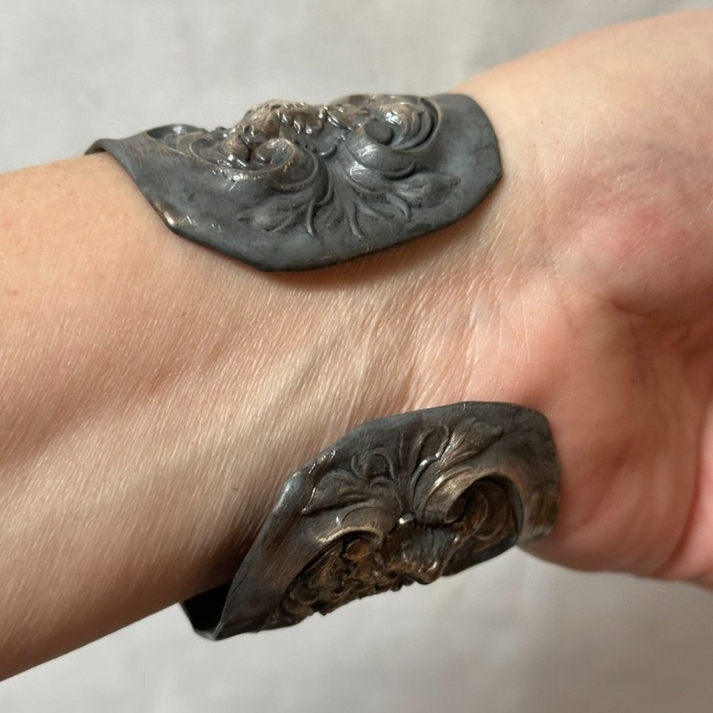 Jezlaine Cat Sterling Silver 925 Cuff Bracelet Victorian Floral Wallace Fish - Picture 4 of 7